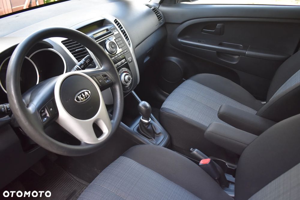 Kia Venga 1.4 CVVT ISG Vision - 11