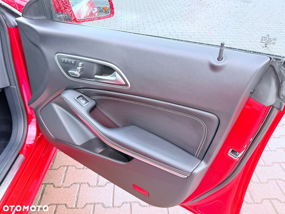 Mercedes-Benz CLA 250 4Matic 7G-DCT AMG Line - 27