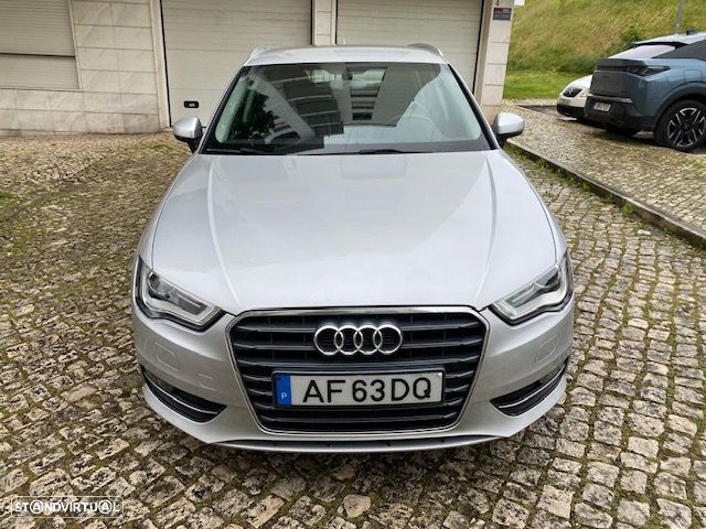 Audi A3 Sportback 1.6 TDI Ambiente - 2