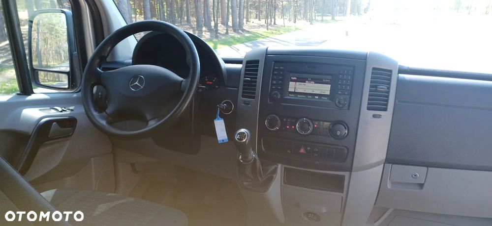 Mercedes-Benz Sprinter - 13