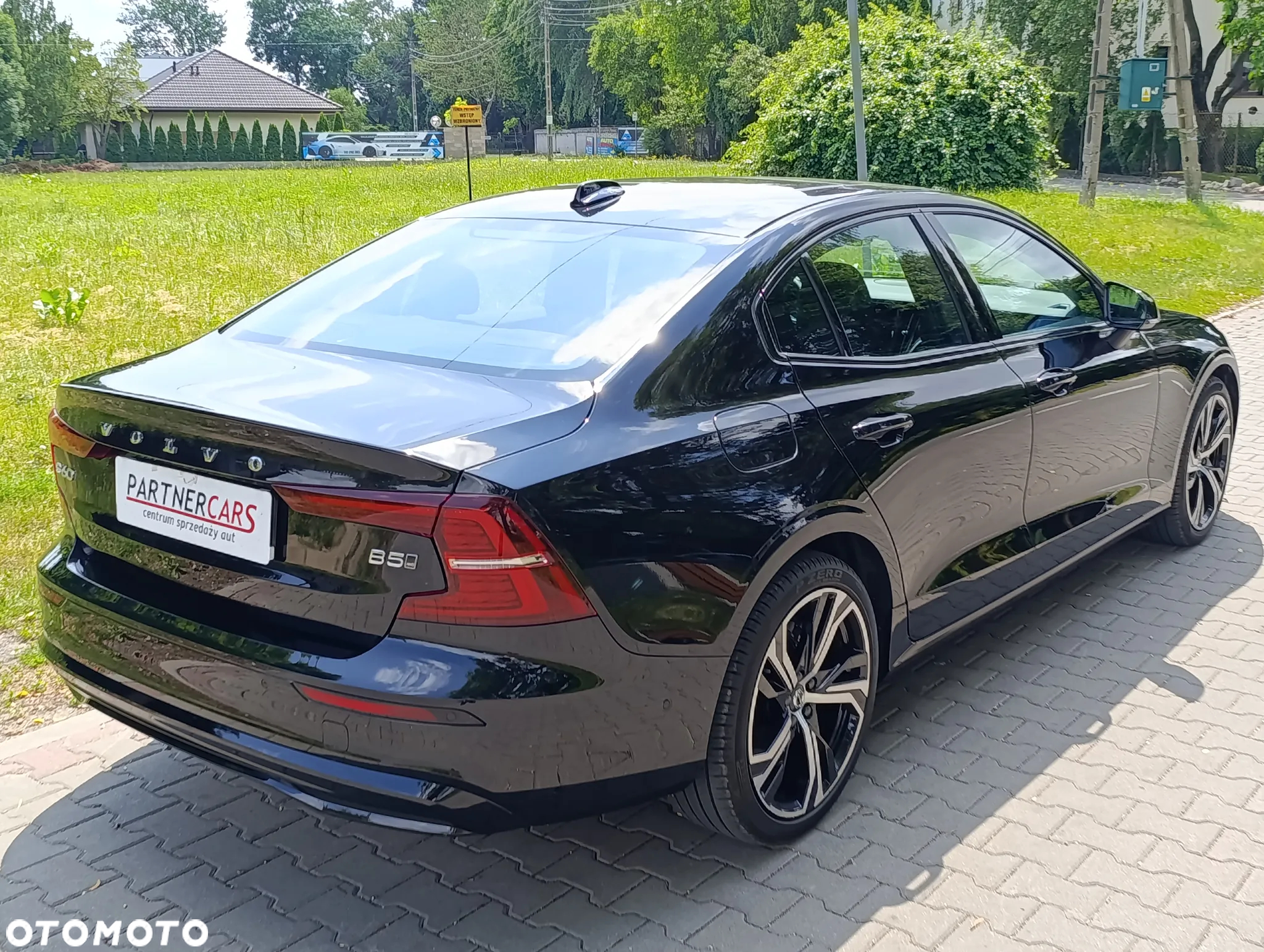 Volvo S60 B5 B AWD Plus Dark - 4