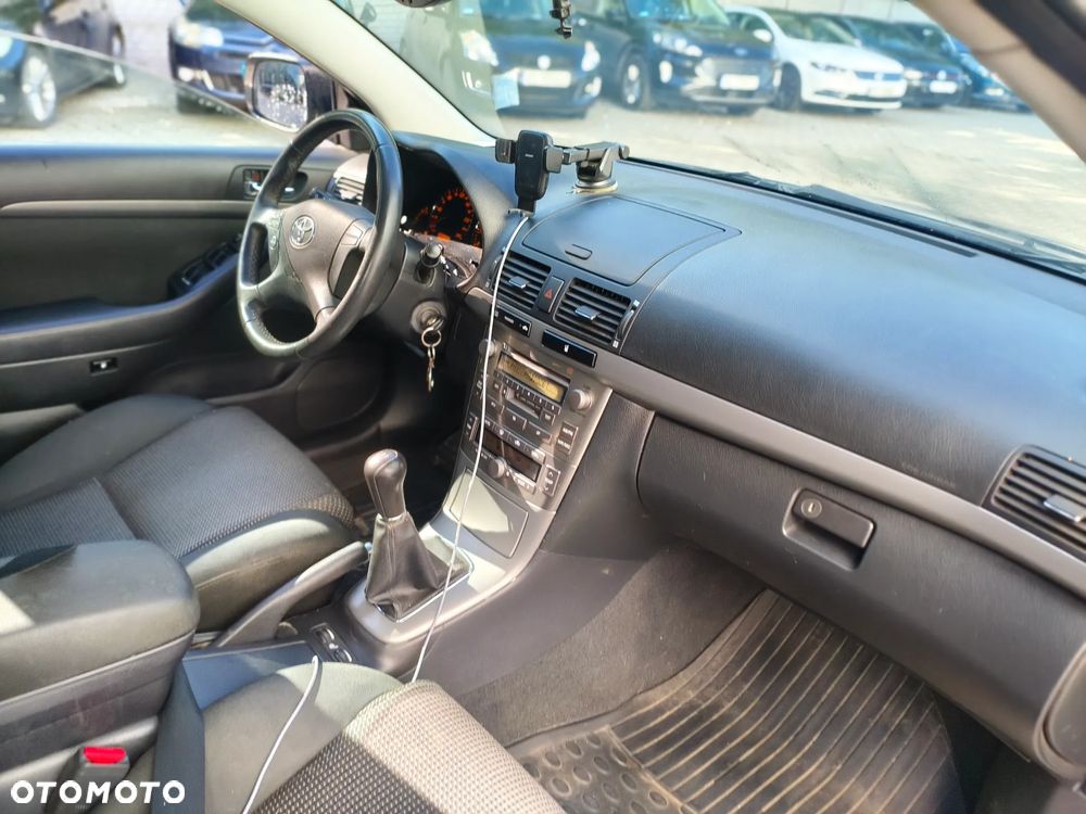 Toyota Avensis 1.8 VVT-i Luna - 6