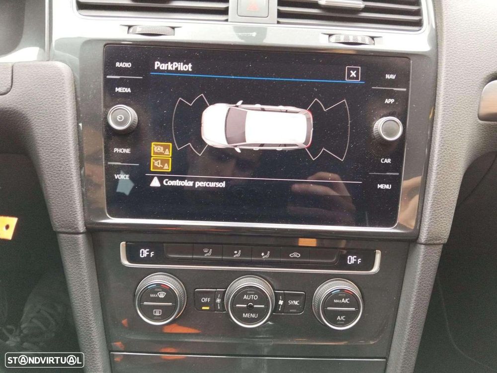 VW Golf Variant 1.6 TDi Confortline - 16