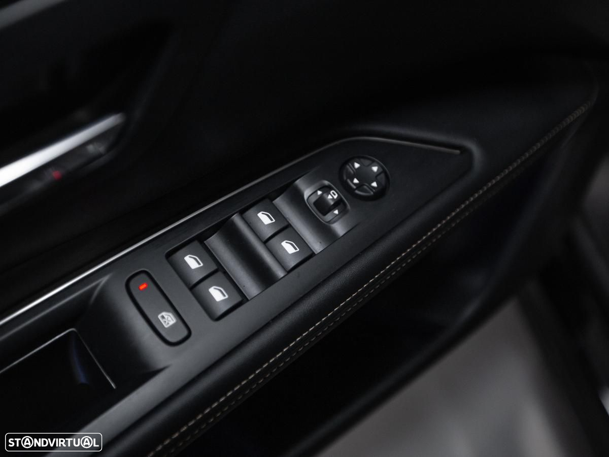 Peugeot 5008 1.2 PureTech GT EAT8 - 17