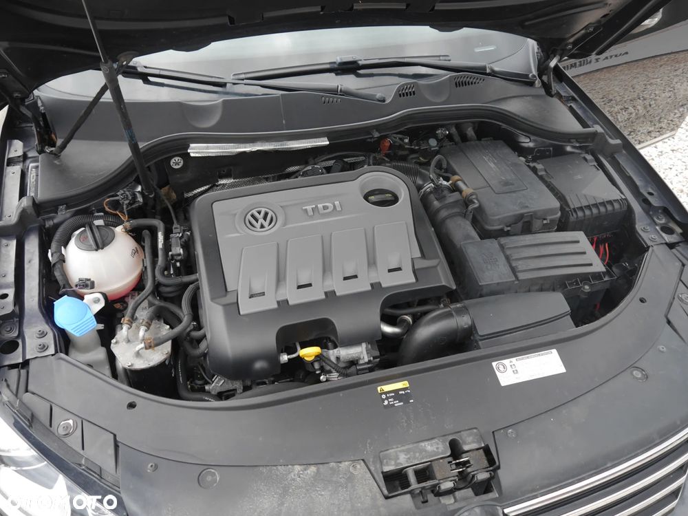 Volkswagen Passat Variant 2.0 TDI BlueMotion Technology Highline - 23
