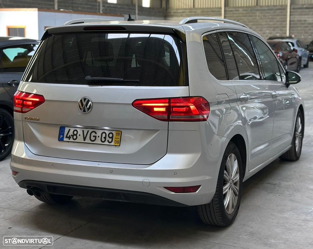 VW Touran 2.0 TDI Highline DSG - 4