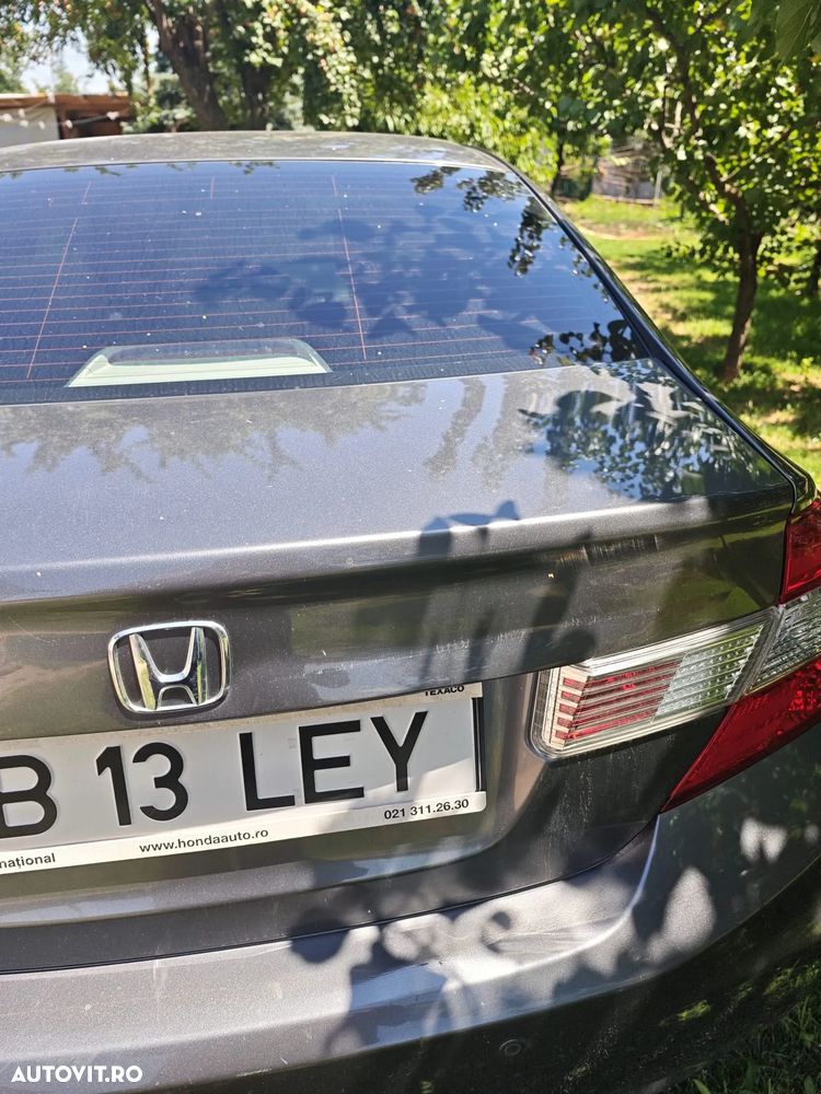 Honda Civic 1.8 MT LS - 11