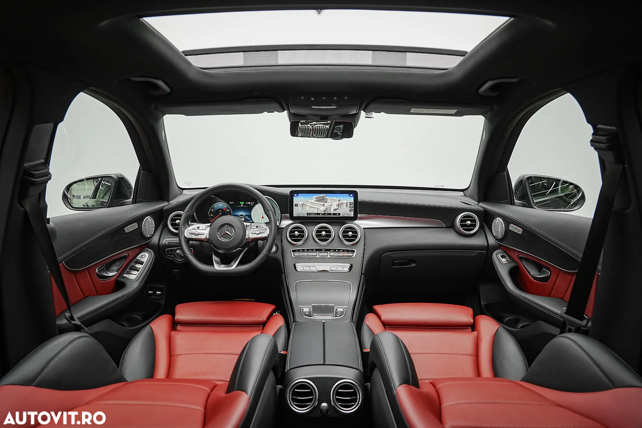 Mercedes-Benz GLC 300 e 4Matic 9G-TRONIC AMG Line Plus - 2