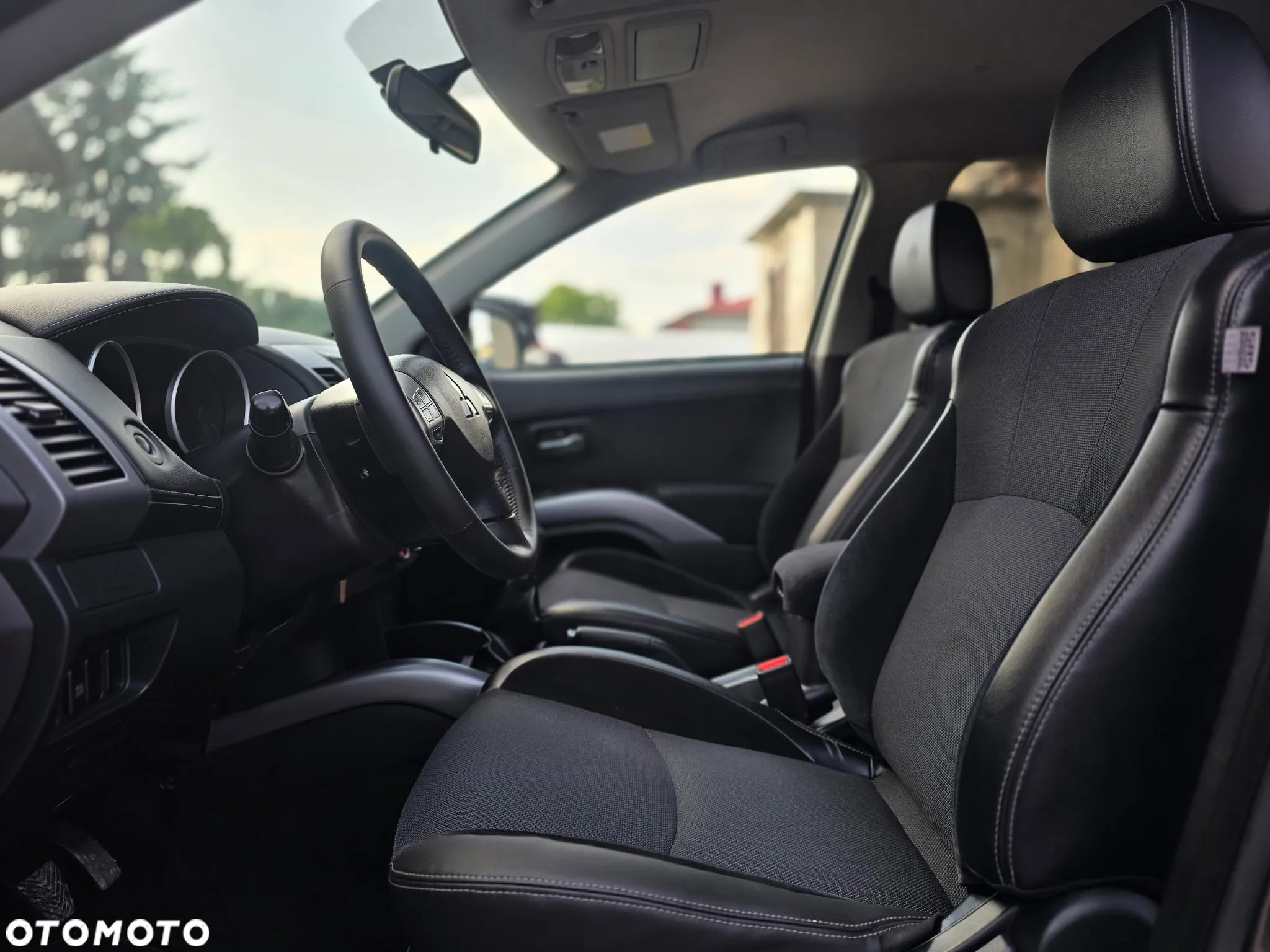 Mitsubishi Outlander - 16