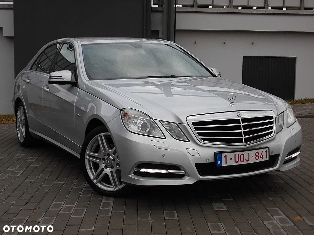Mercedes-Benz Klasa E 200 CDI DPF BlueEFFICIENCY 7G-TRONIC Avantgarde - 3