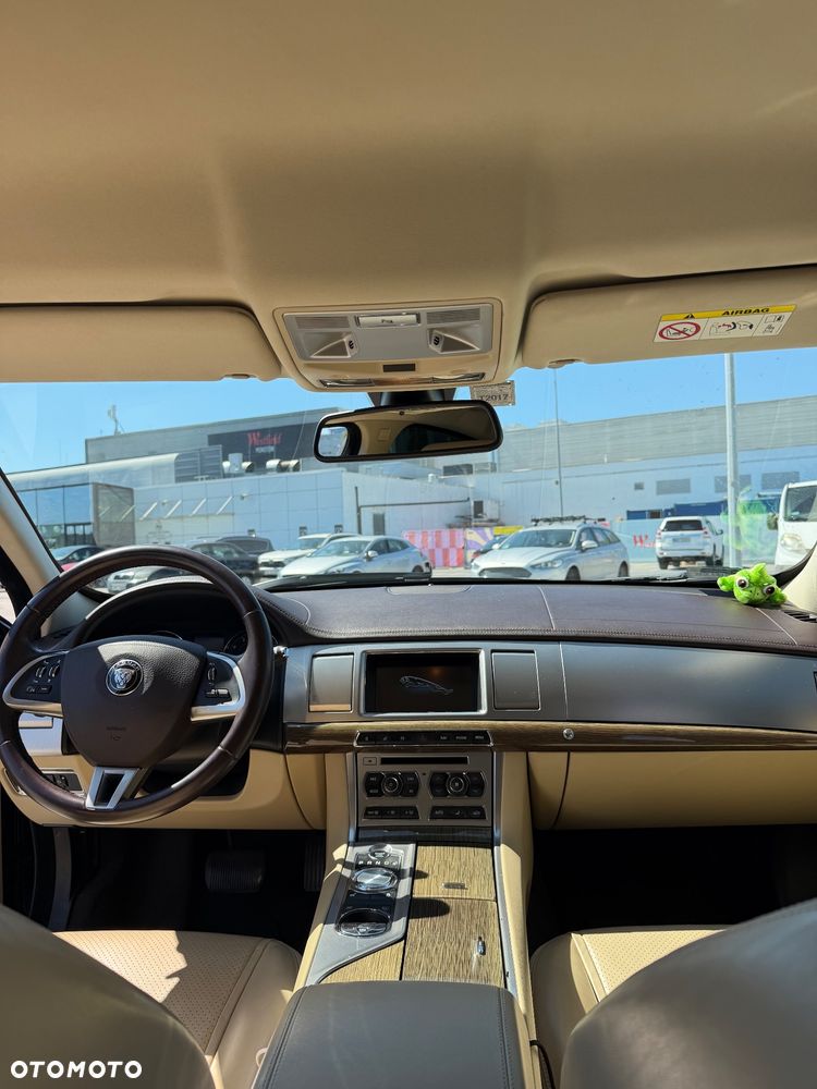 Jaguar XF 3.0 T AWD Premium Luxury - 11