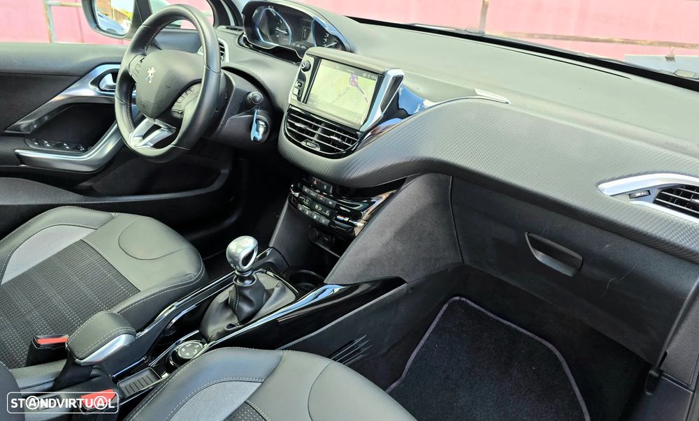 Peugeot 2008 PureTech 130 GPF Stop&Start Allure - 22