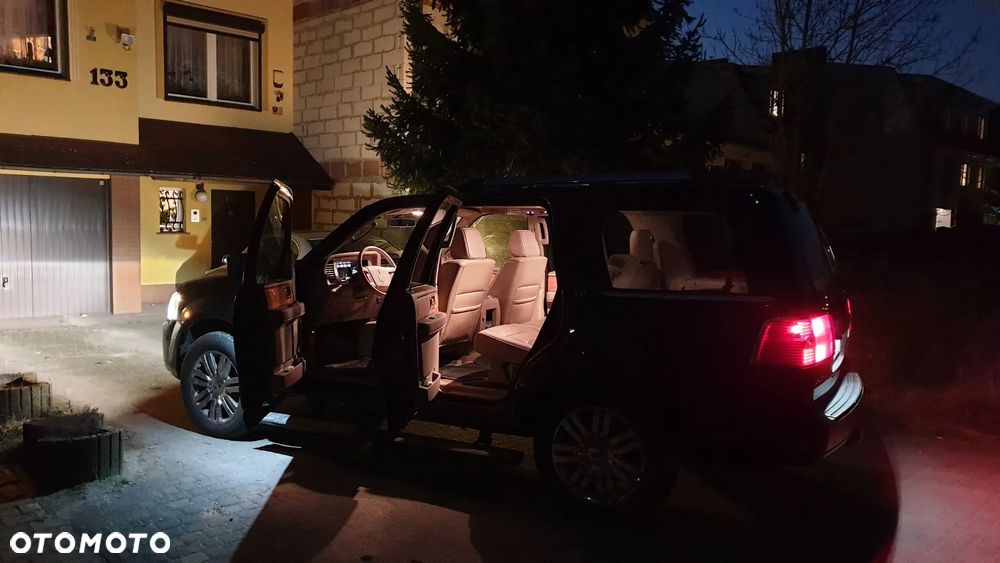 Lincoln Navigator ver-5-4-4wd-luxury - 9