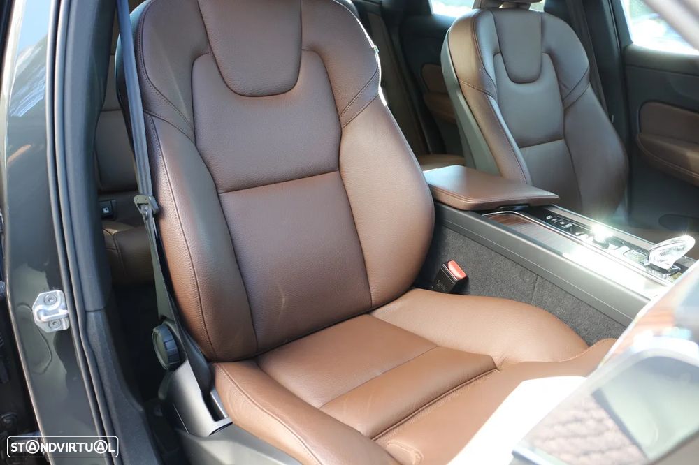 Volvo XC 60 2.0 T6 PHEV Inscription AWD - 24