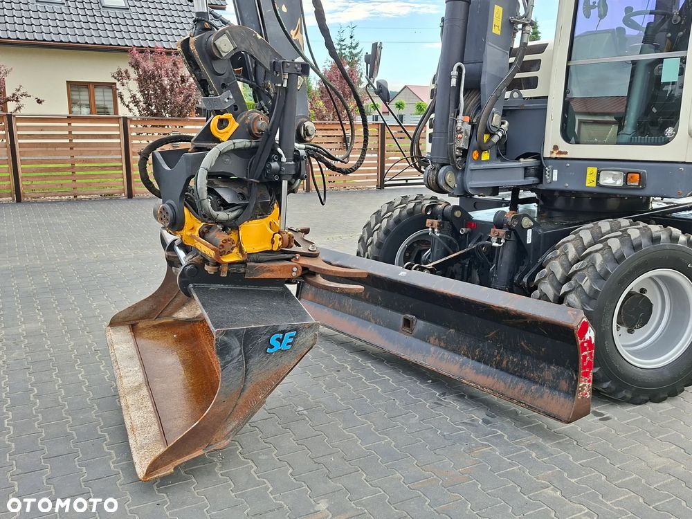 Terex SCHAEFF TW110 ROTOTILT ze szczypcami - 14