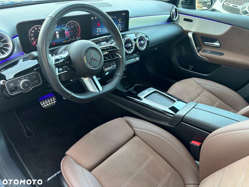 Mercedes-Benz Klasa A 200 d AMG Line 8G-DCT - 11