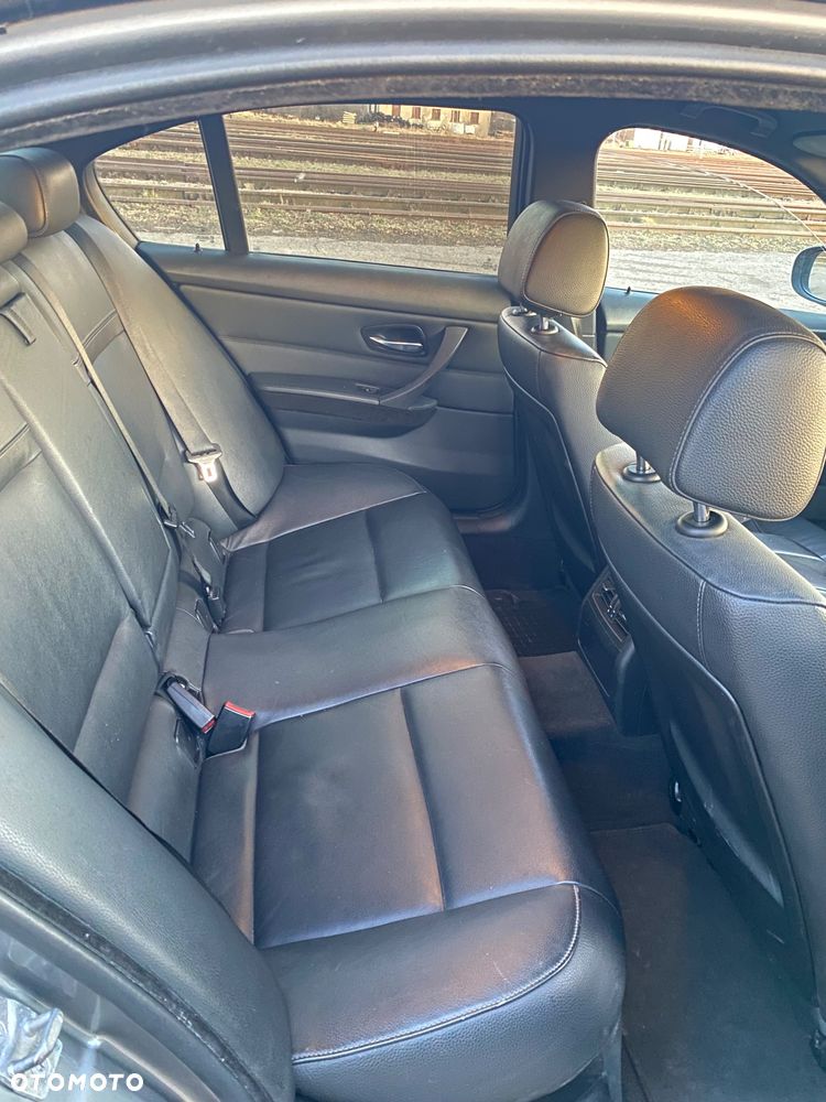 BMW Seria 3 320d Efficient Dynamics - 18