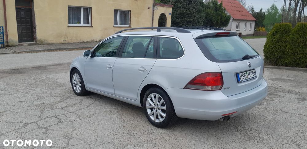 Volkswagen Golf - 10