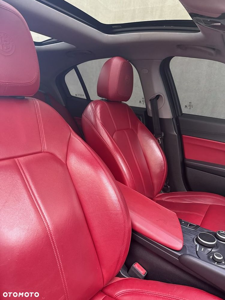 Alfa Romeo Giulia 2.0 Turbo 16V AT8 Veloce - 13