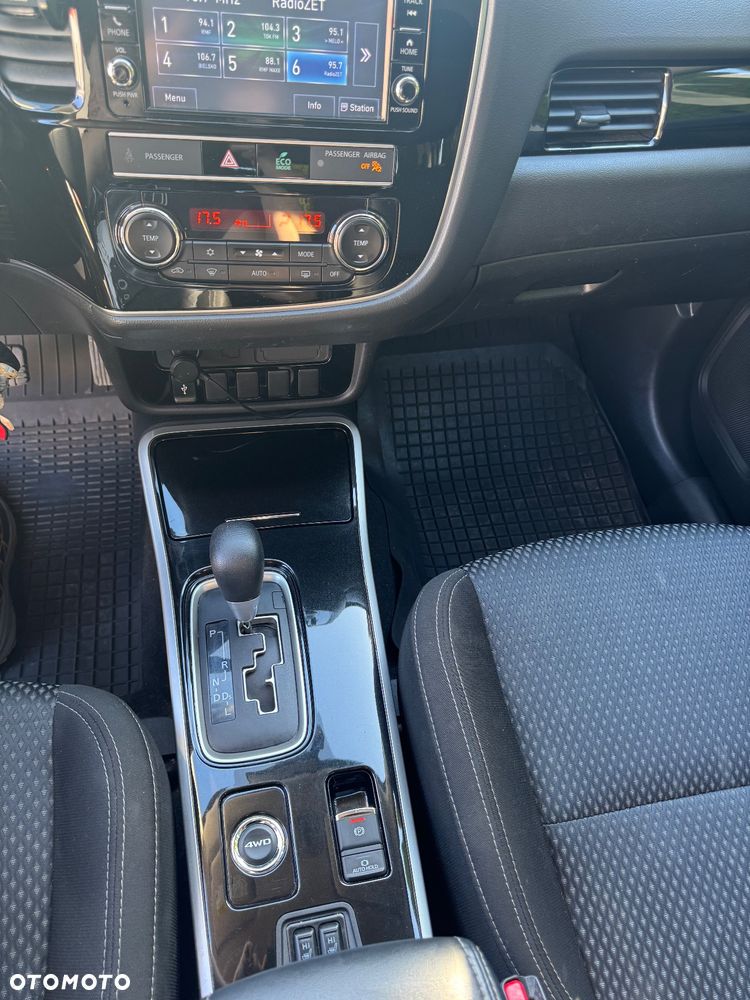 Mitsubishi Outlander - 7