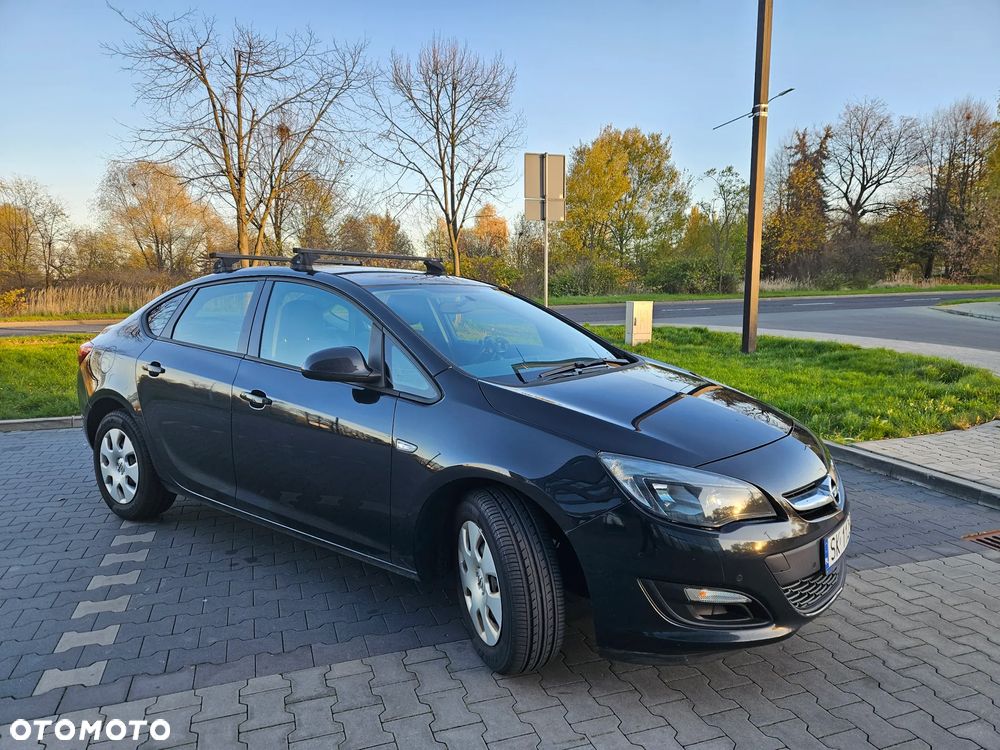 Opel Astra 1.6 CDTI Essentia S&S - 18