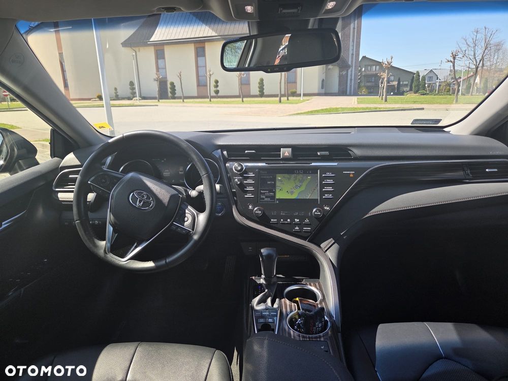 Toyota Camry 2.5 Hybrid Executive CVT - 8
