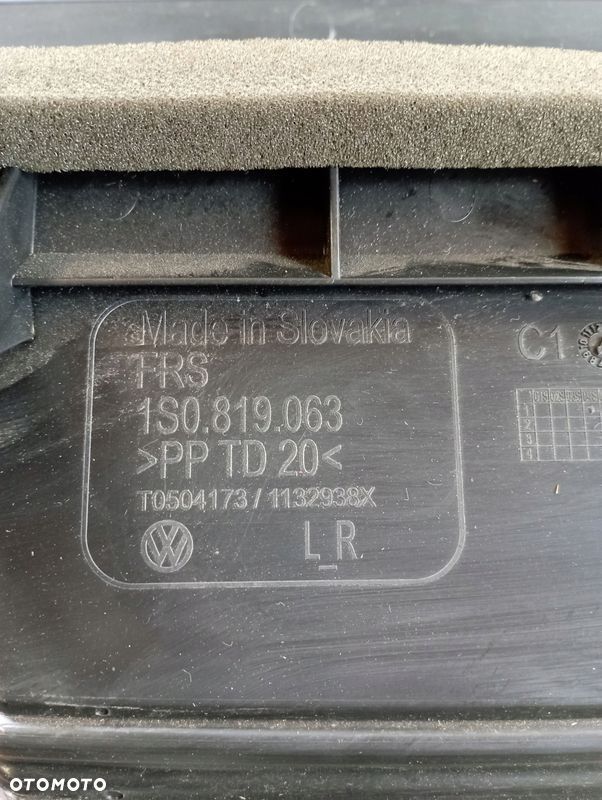 VW UP! UP WLOT POWIETRZA 1S0819063 - 2