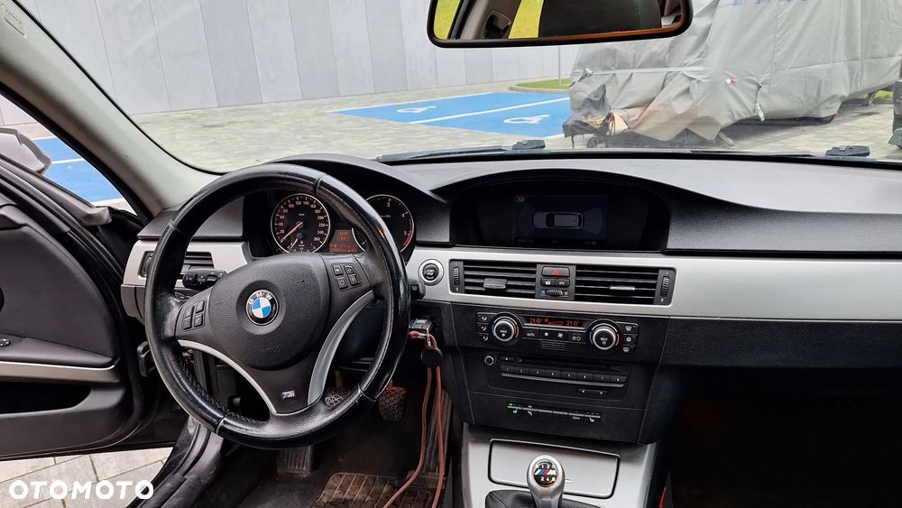 BMW Seria 3 318d - 15