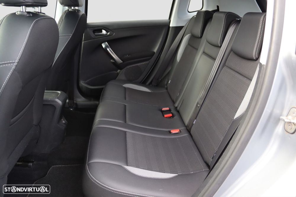 Peugeot 2008 PureTech 130 EAT8 Allure - 14