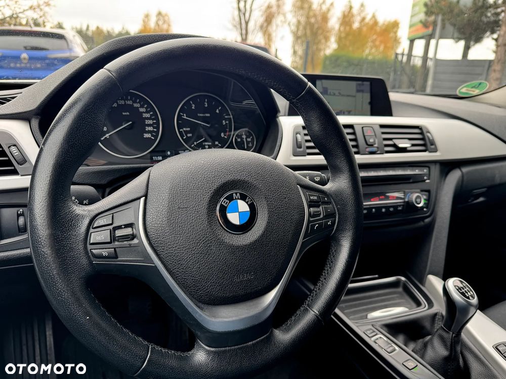 BMW Seria 3 - 24