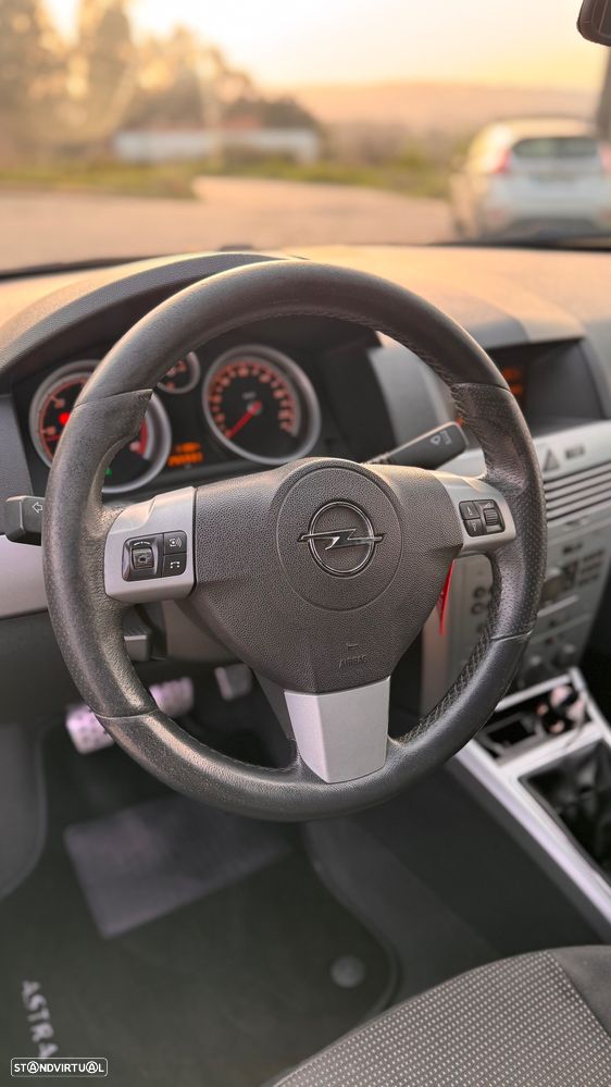 Opel Astra GTC 1.3 CDTI - 10