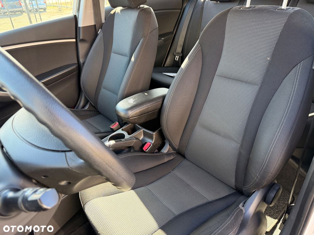 Hyundai i30 blue 1.6 CRDi Classic - 19