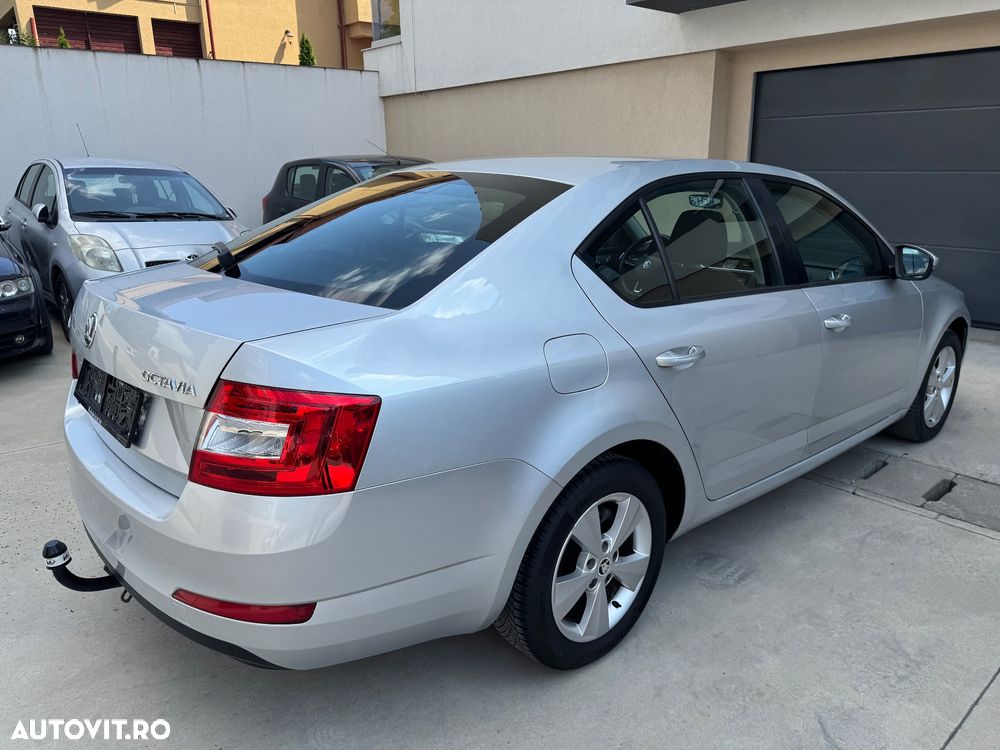 Skoda Octavia 1.6 TDI DPF DSG Ambition - 5