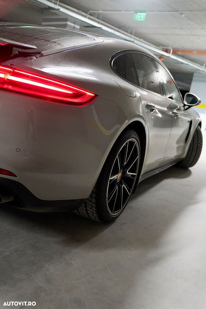 Porsche Panamera 4 E-Hybrid - 7
