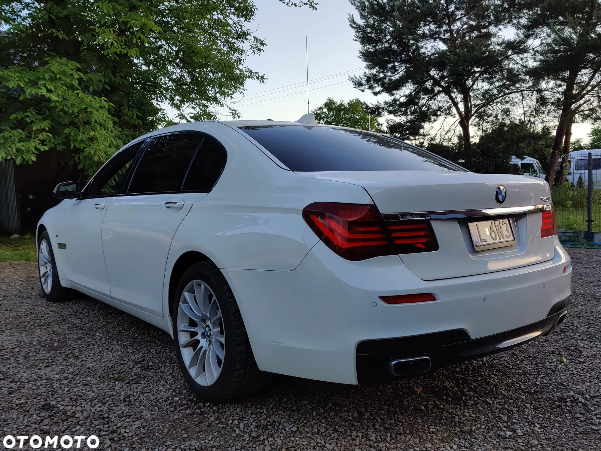 BMW Seria 7 740Li Edition Exclusive - 13
