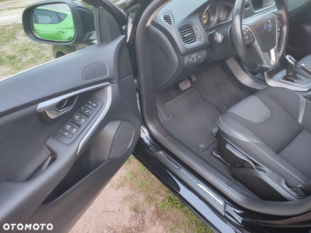 Volvo V40 D4 Drive-E Momentum - 21