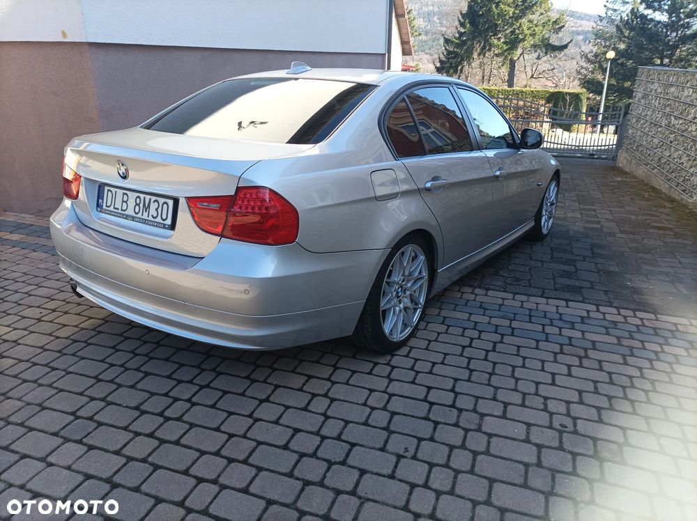 BMW Seria 3 320d DPF Efficient Dynamics Edition - 12