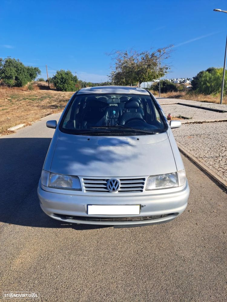VW Sharan 1.8 T Trendline 7L - 1
