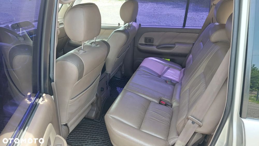 Toyota Land Cruiser - 10