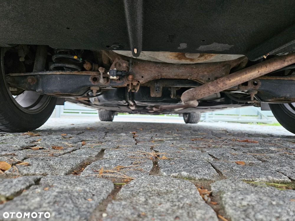 Toyota Avensis 1.8 Premium EU5 MS - 27
