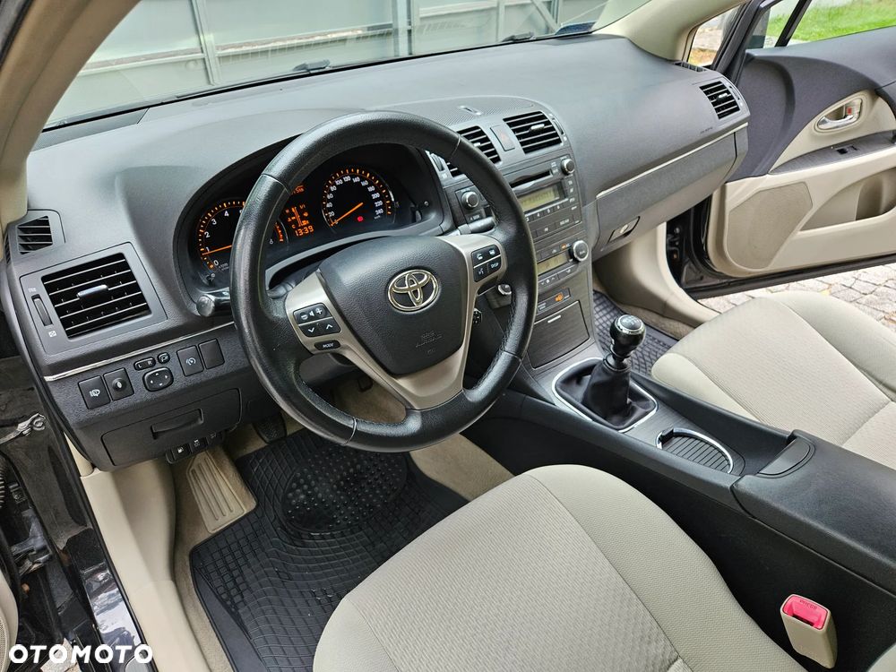 Toyota Avensis 2.0 Sol plus - 11