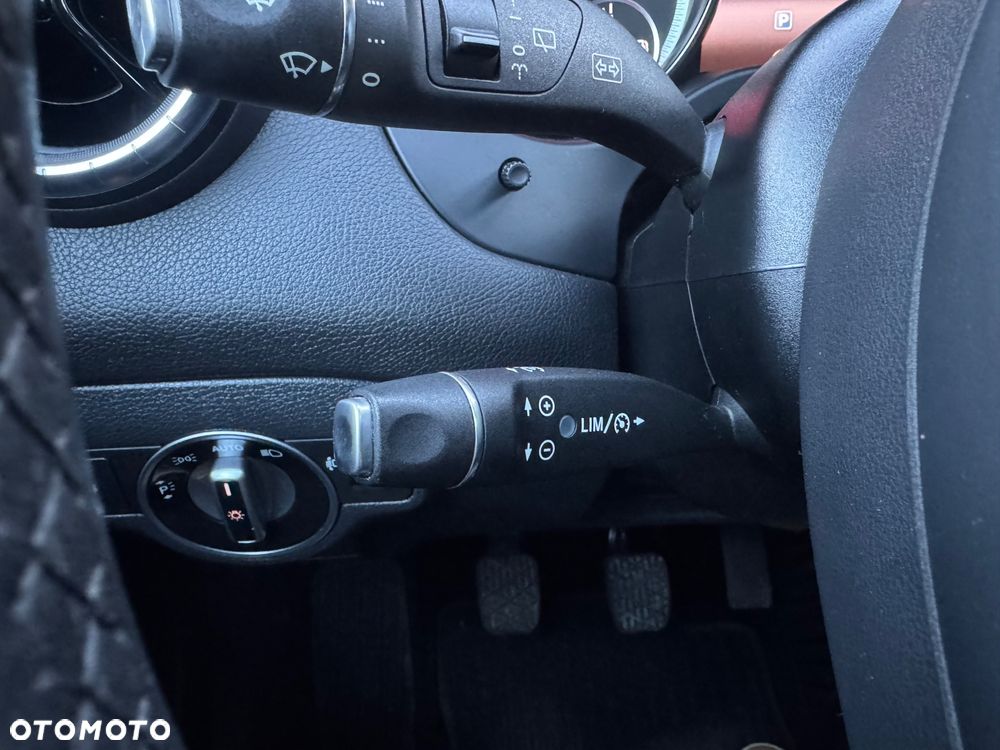 Mercedes-Benz CLA Shooting Brake 200 AMG Line - 22