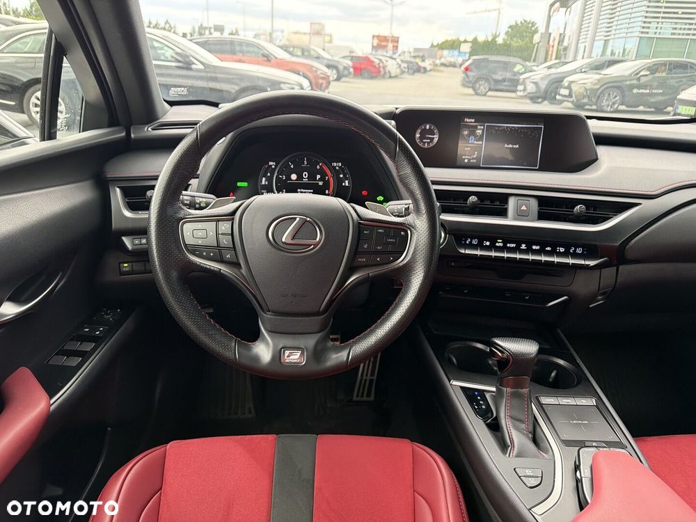 Lexus UX - 12