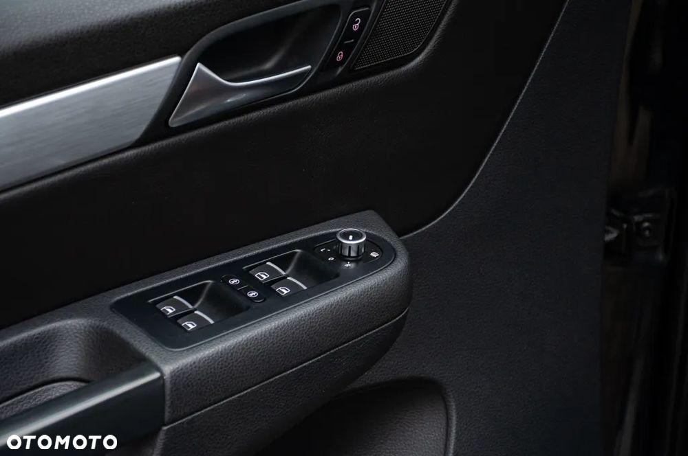 Volkswagen Sharan 2.0 TDI Highline DSG - 23