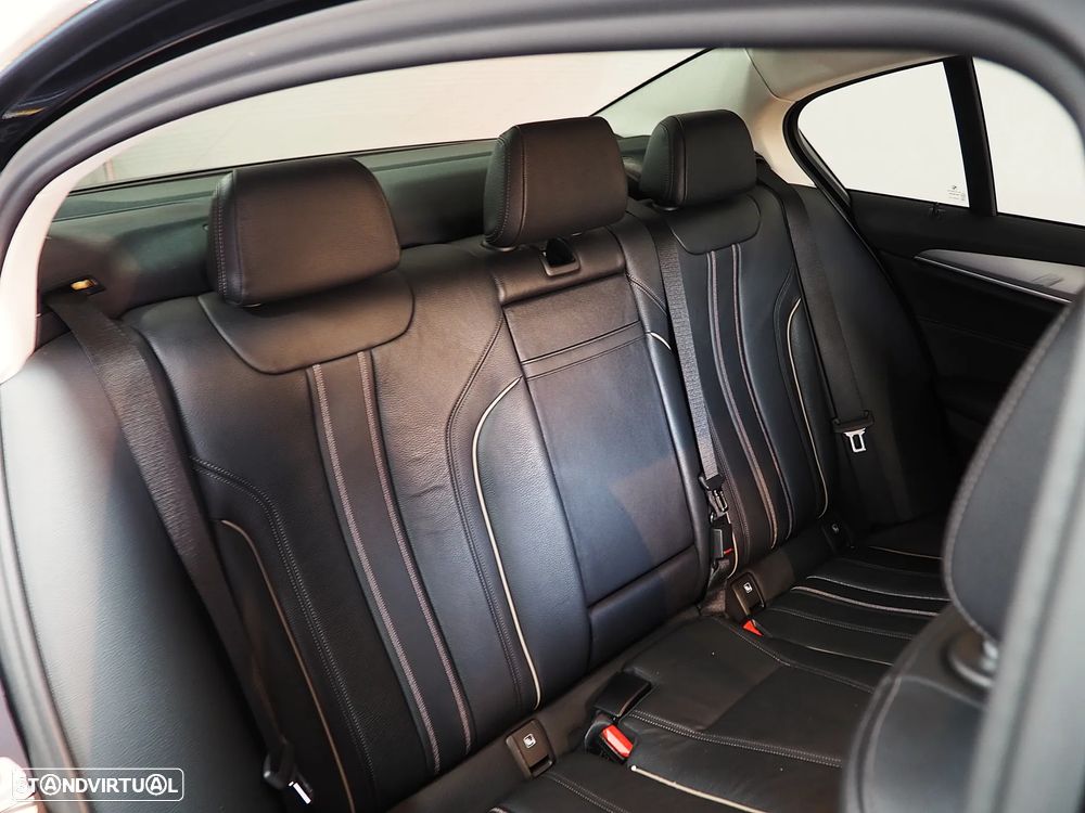 BMW 530 e Line Luxury - 28