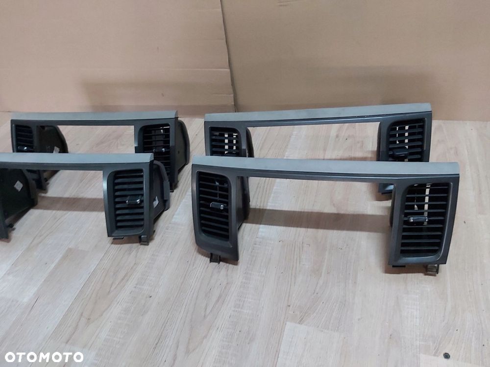 TOYOTA SIENNA ramka radia kratka nawiewu panel - 2