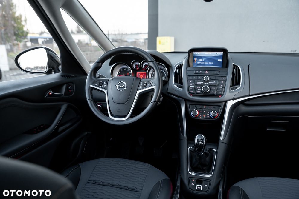 Opel Zafira 1.4 T Cosmo - 25