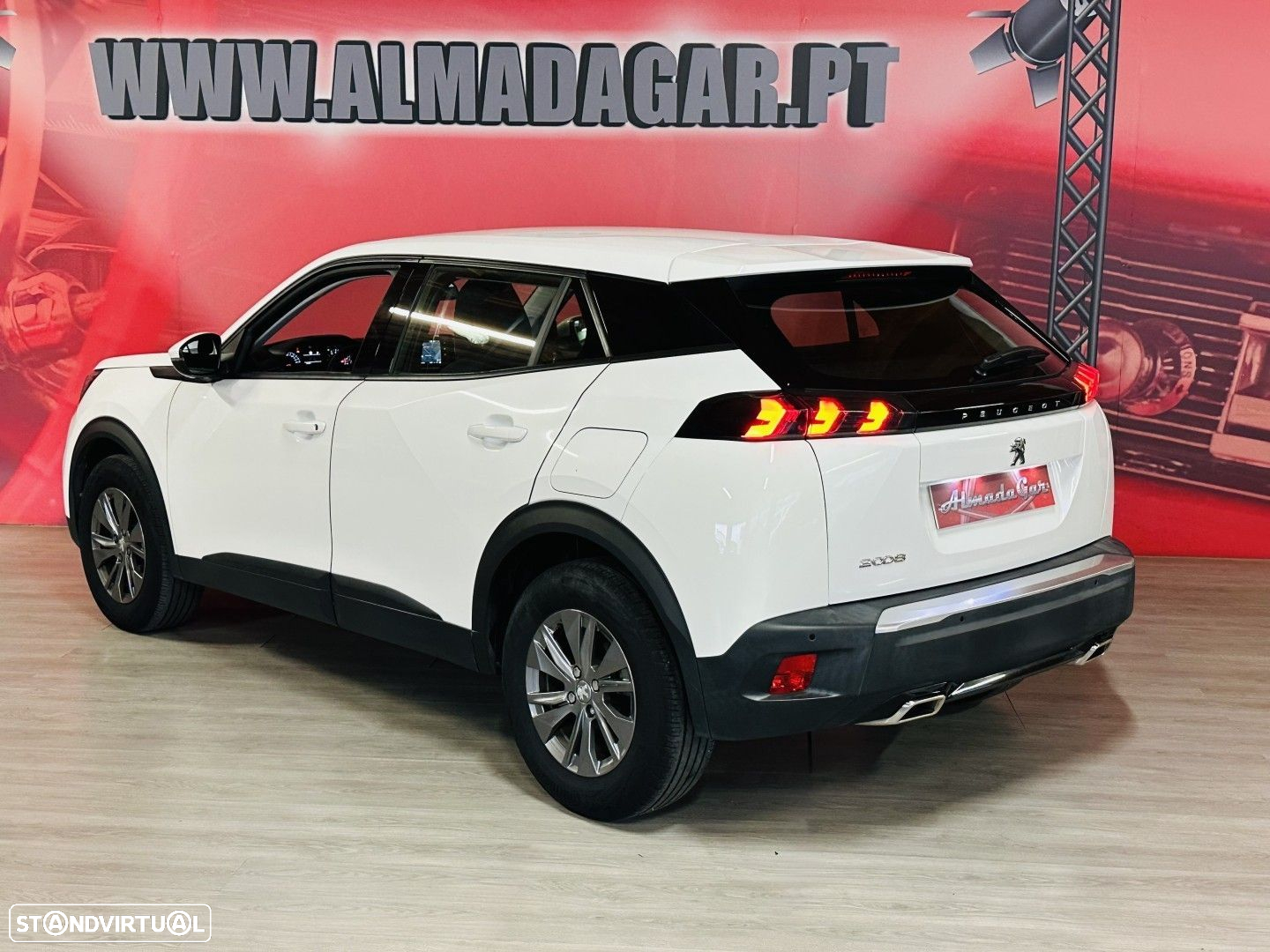 Peugeot 2008 1.2 PureTech Active Pack EAT8 - 3