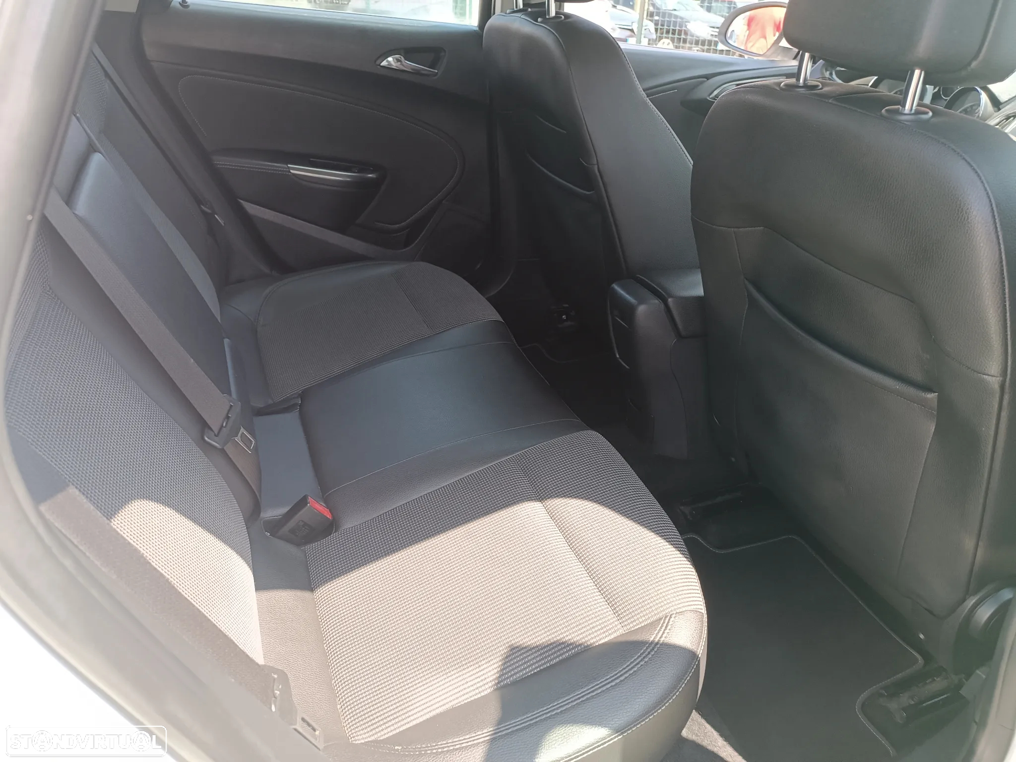 Opel Astra 1.4 T Cosmo S/S - 20