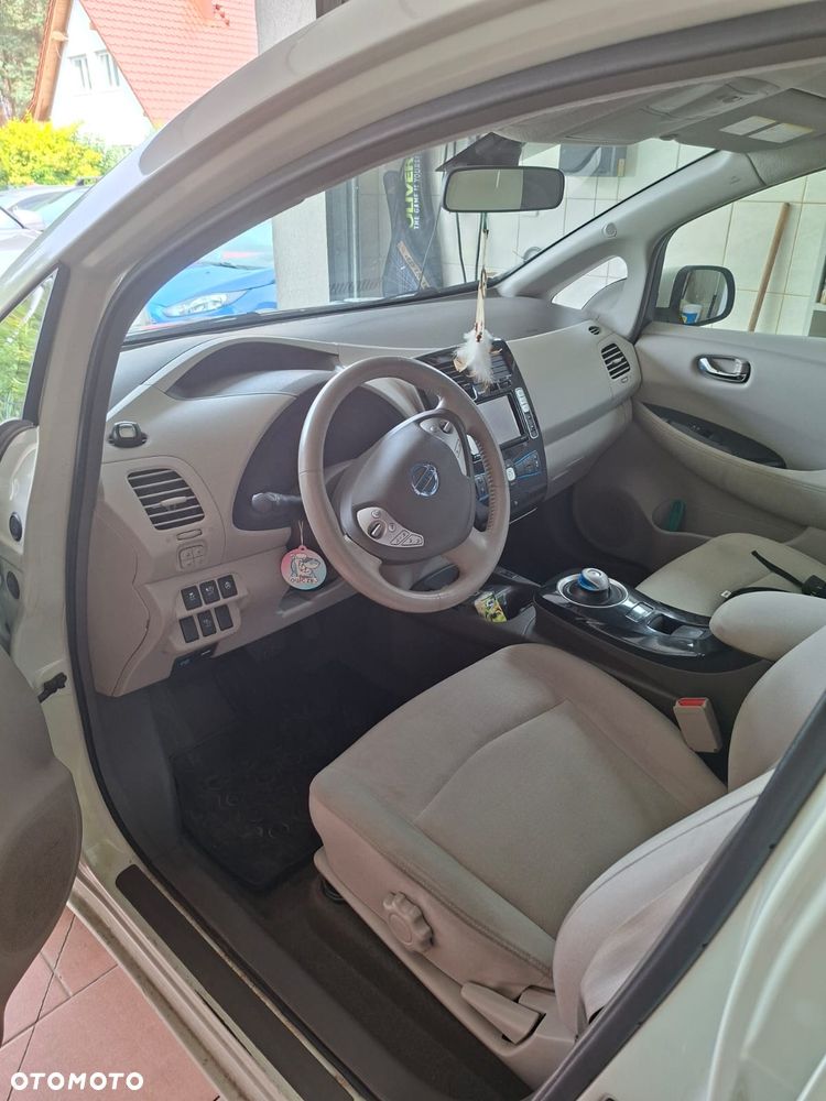 Nissan Leaf 24 kWh (mit Batterie) Visia + - 5